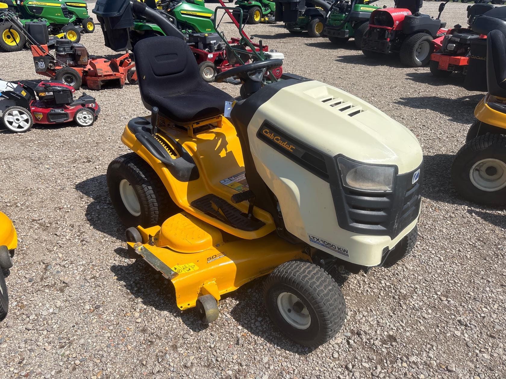 2014 Cub Cadet LTX1050KW Equipment Image0
