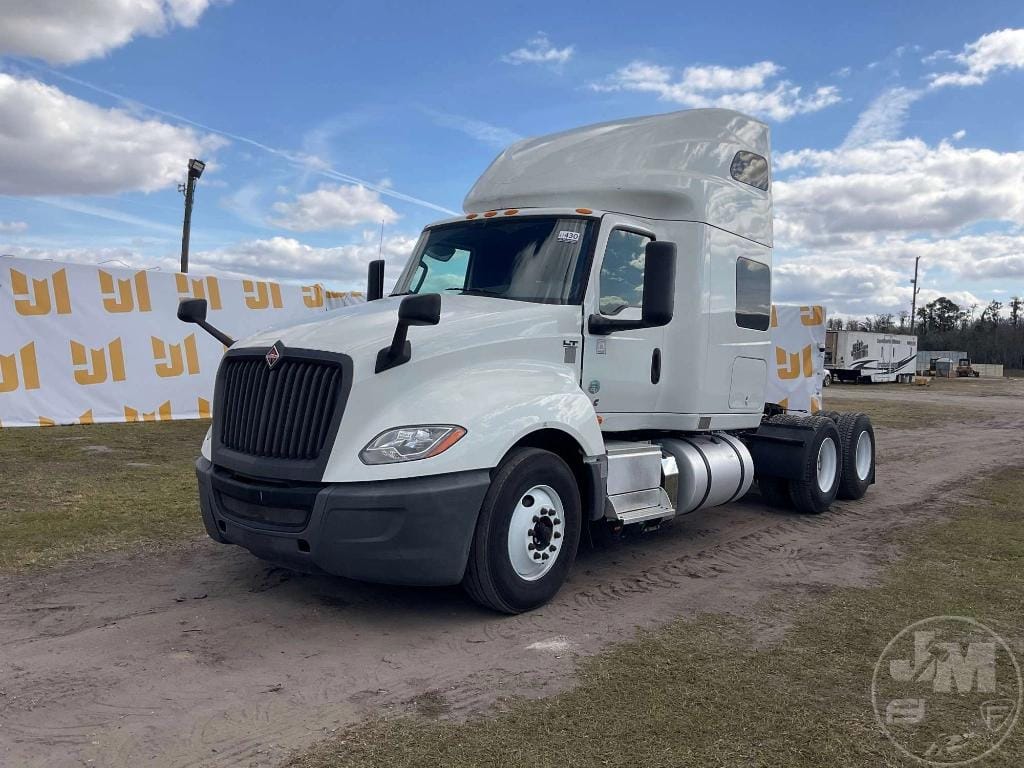 2020 International LT625 Equipment Image0