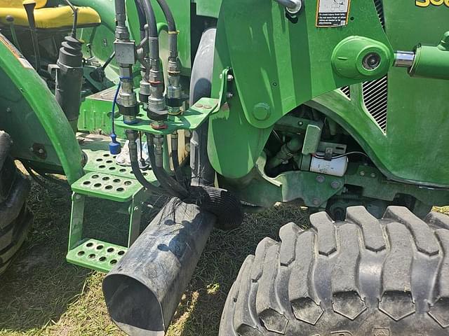 Image of John Deere 5065E equipment image 4