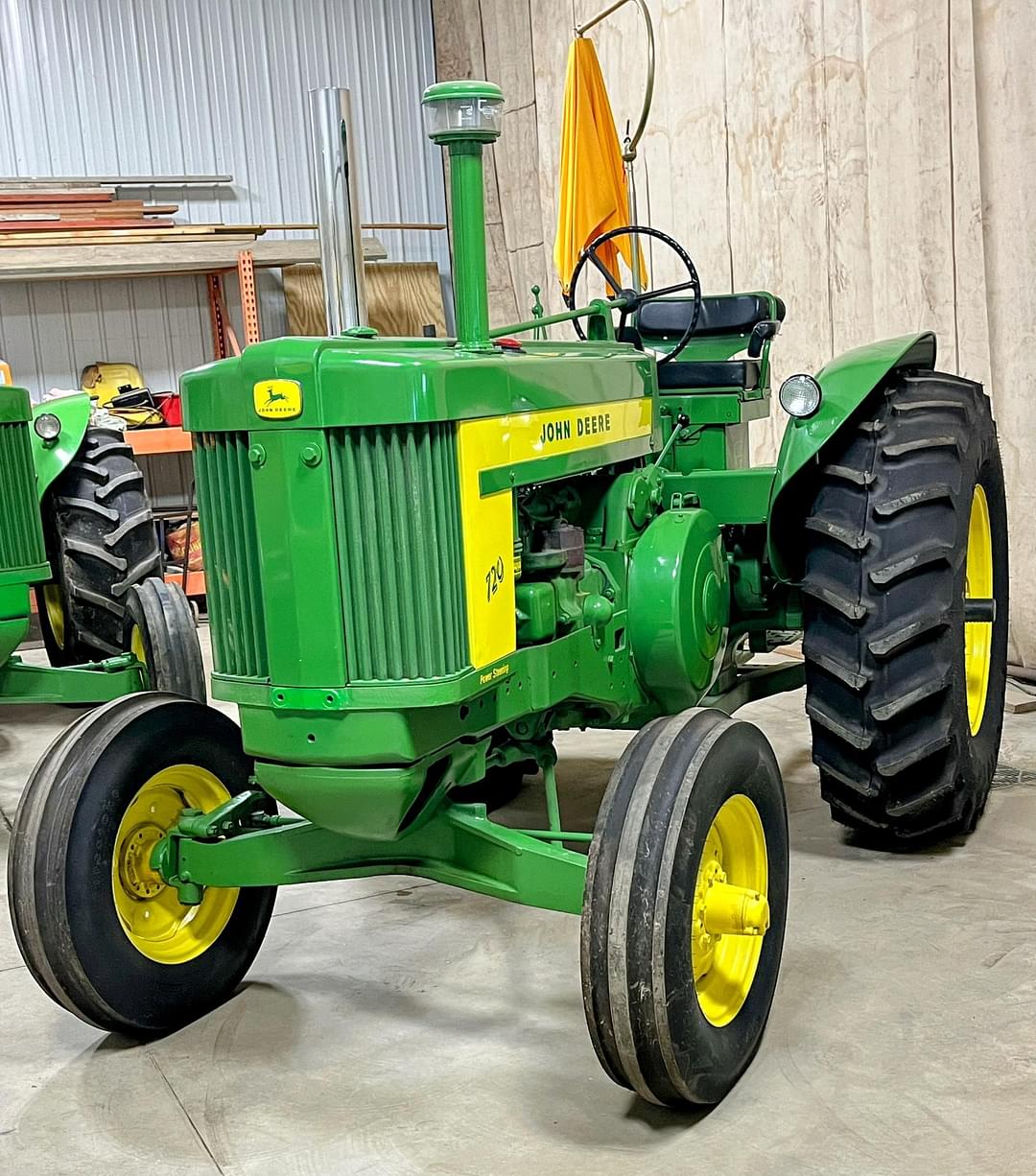 Image of John Deere 720 Primary image