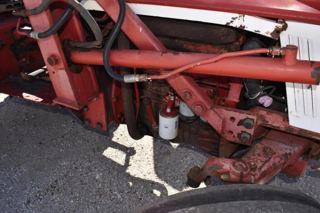 Image of Case IH 585 equipment image 3