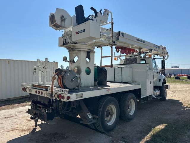 Image of International 7500 equipment image 4