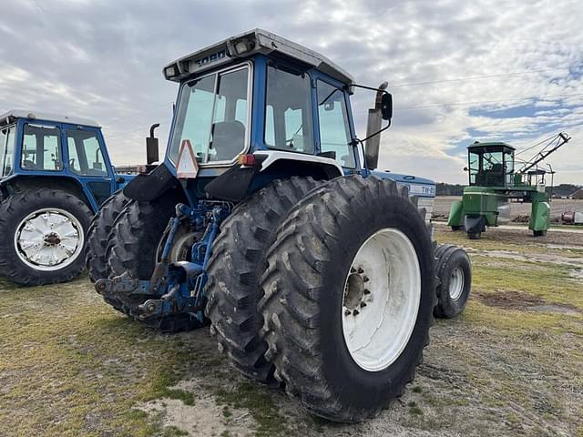 Image of Ford TW-25 equipment image 2