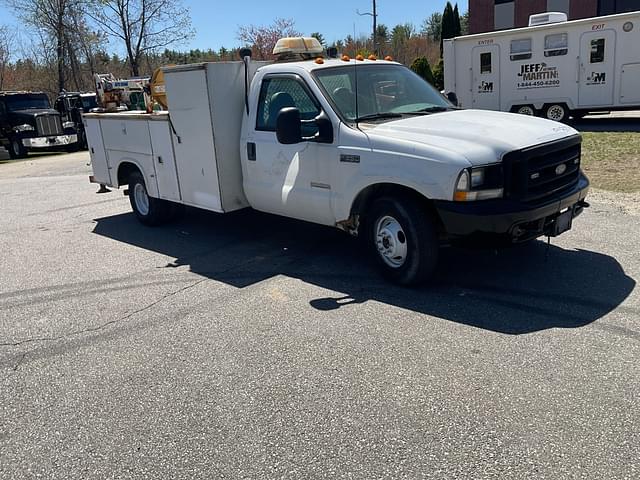 Image of Ford F-350 equipment image 2