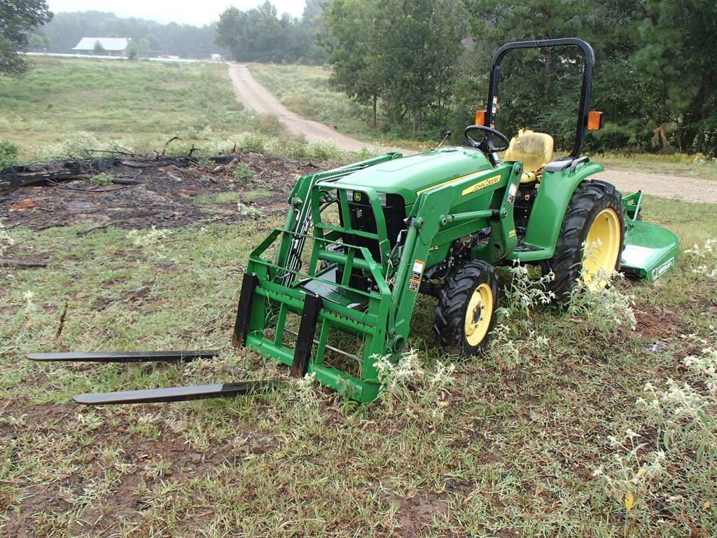 Main image John Deere 3038E