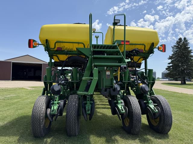 Image of John Deere 1770 equipment image 3