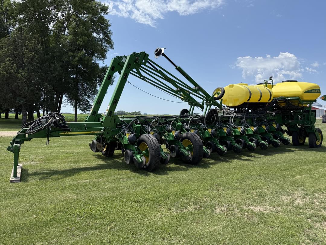 Image of John Deere 1770 Primary image