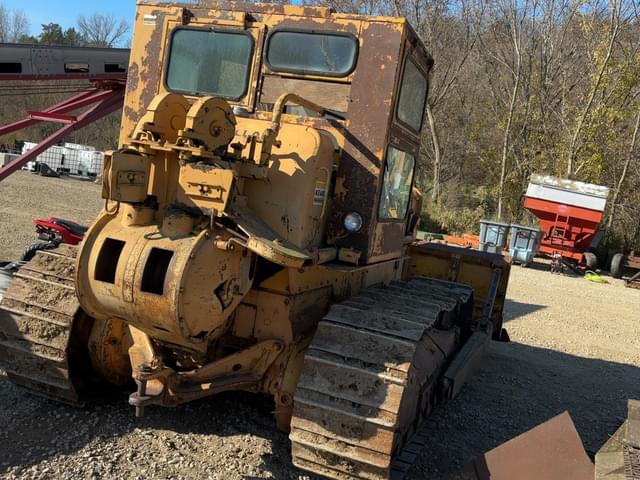 Image of Caterpillar D6 equipment image 2
