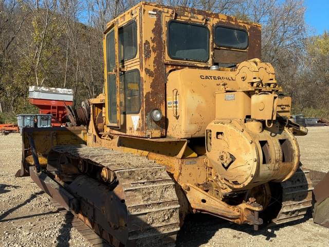 Image of Caterpillar D6 equipment image 3