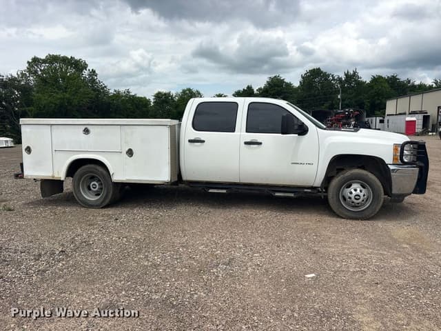 Image of Chevrolet 3500HD equipment image 3