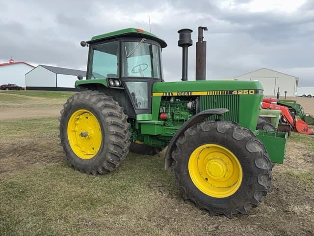 Image of John Deere 4250 equipment image 2