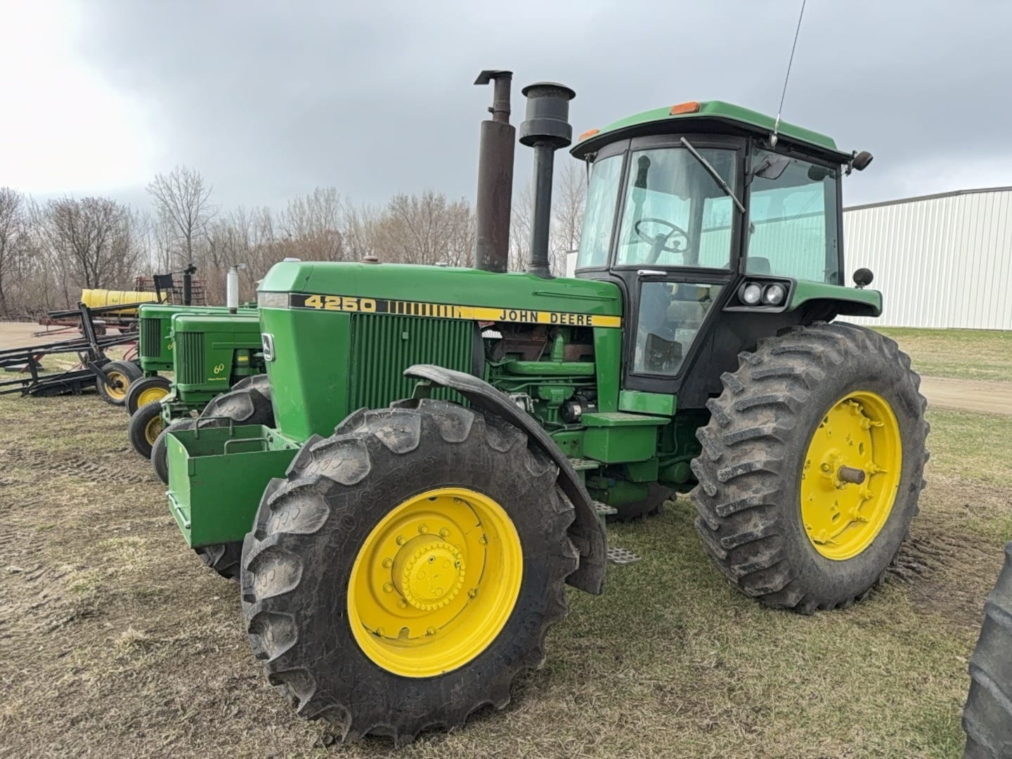 John Deere 4250 Equipment Image0
