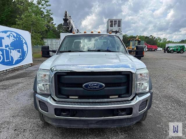 Image of Ford F-550 equipment image 2