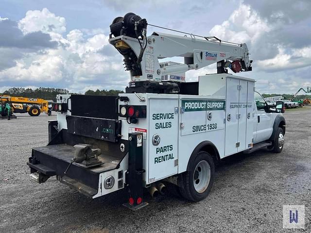 Image of Ford F-550 equipment image 4