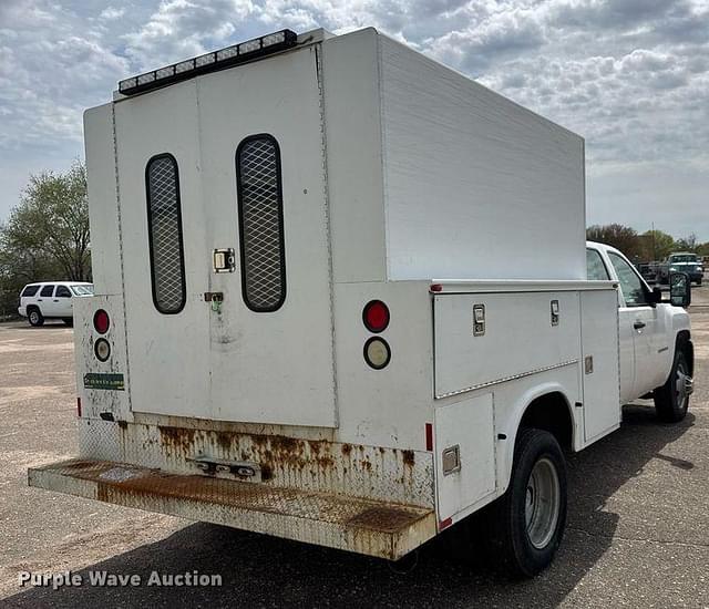 Image of Chevrolet 3500HD equipment image 4