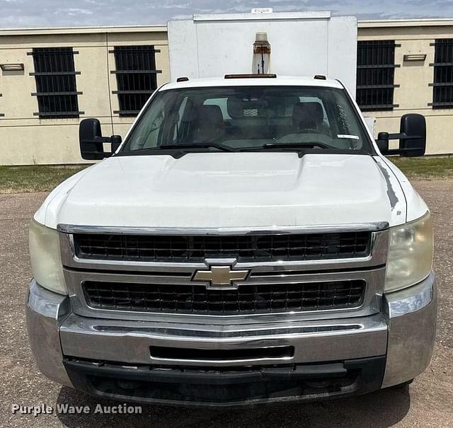 Image of Chevrolet 3500HD equipment image 1