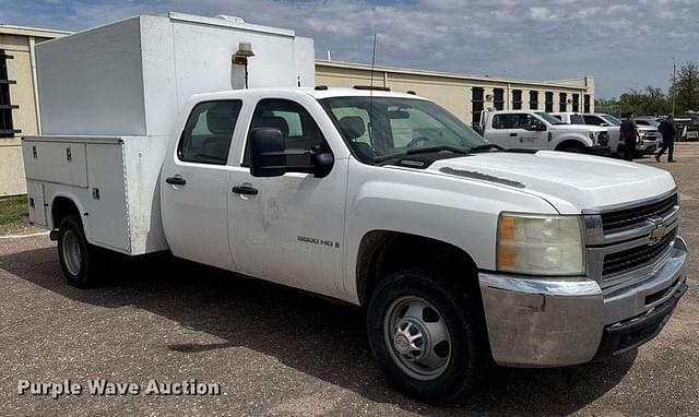 Image of Chevrolet 3500HD equipment image 2