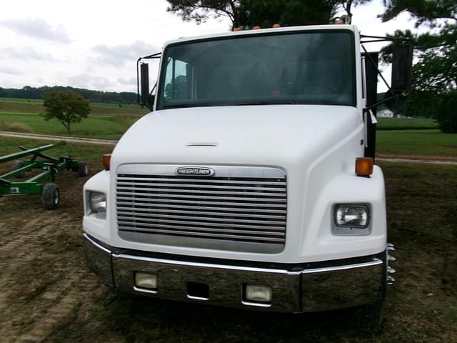 Image of Freightliner FL70 equipment image 1