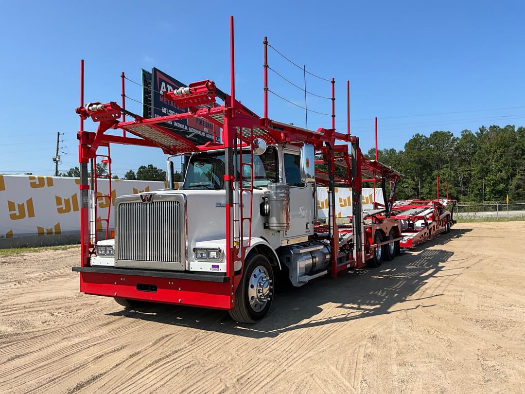 Image of Western Star W4900SF Primary image