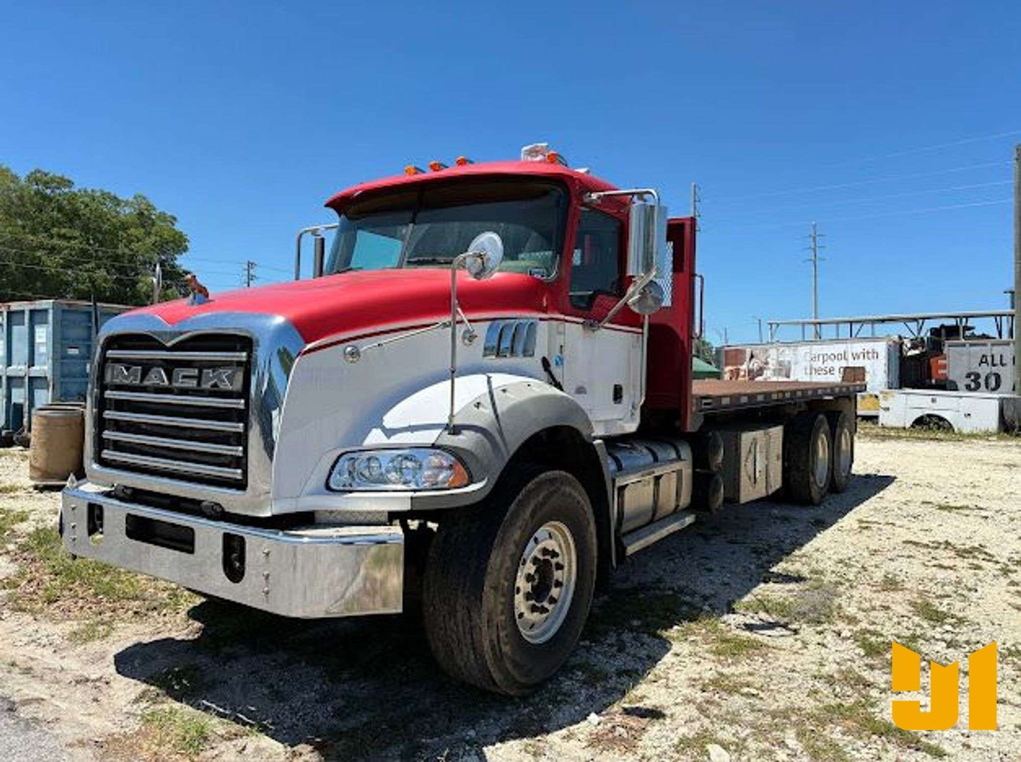 2017 Mack GU Equipment Image0