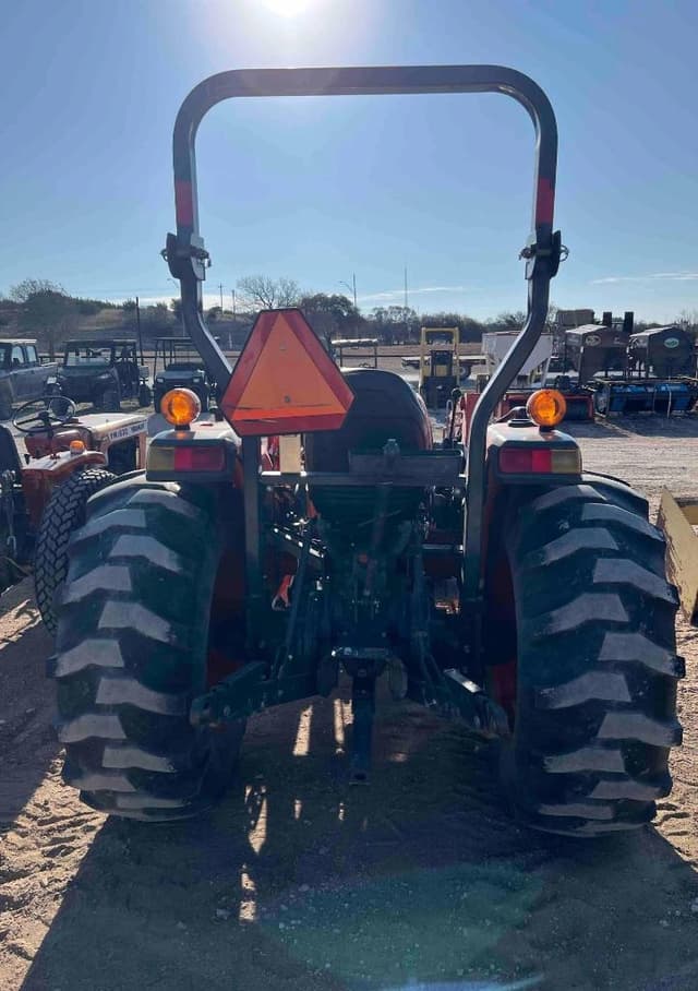 Image of Kubota MX5400 equipment image 3