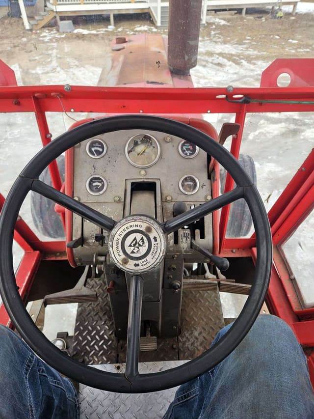 Image of Massey Ferguson 1130 equipment image 4