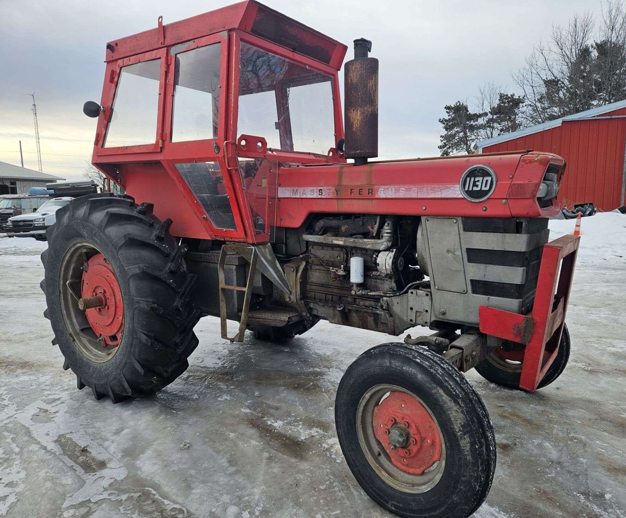 Massey Ferguson 1130 Equipment Image0