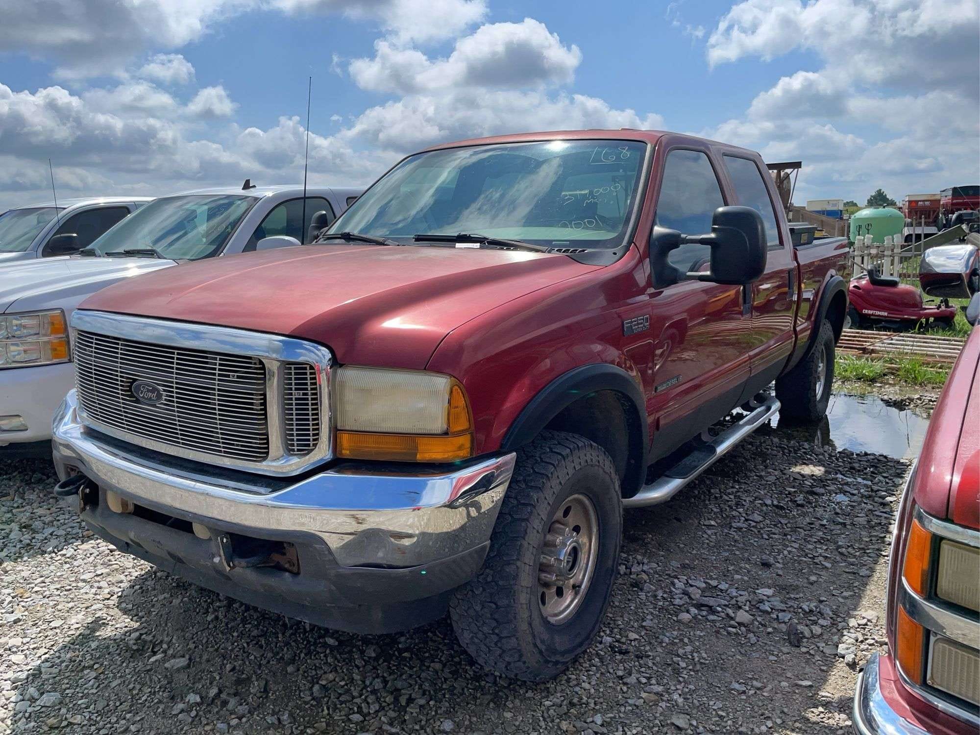 2001 Ford F-250 Equipment Image0
