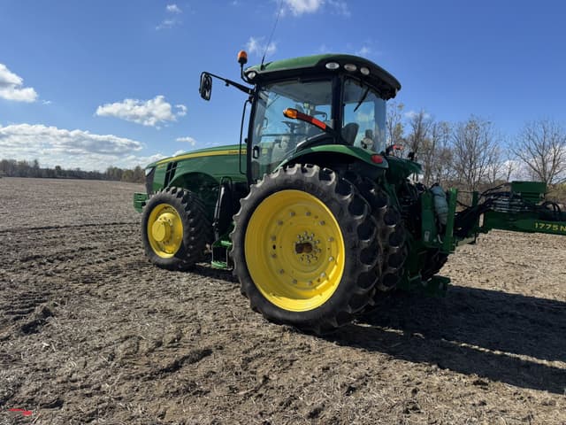 Image of John Deere 8245R equipment image 2