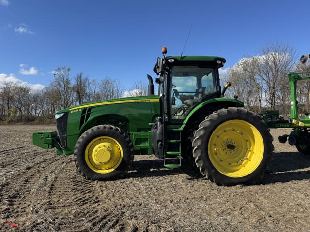 Image of John Deere 8245R equipment image 1
