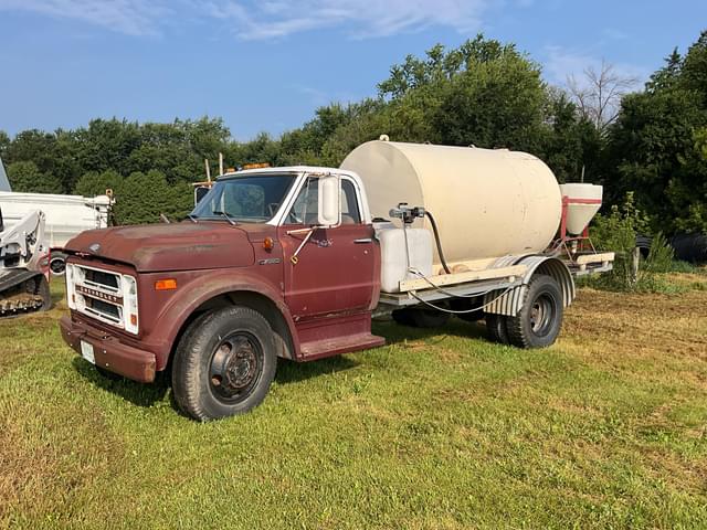 Image of Chevrolet C50 equipment image 1