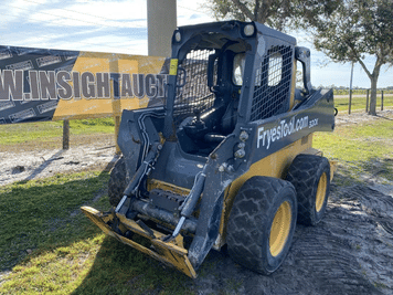 Main image John Deere 320E