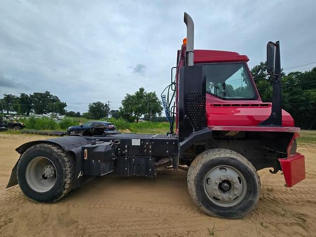 Image of Ottawa T2 4x2 equipment image 3