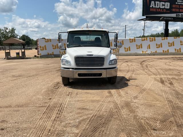 Image of Freightliner M2 equipment image 1