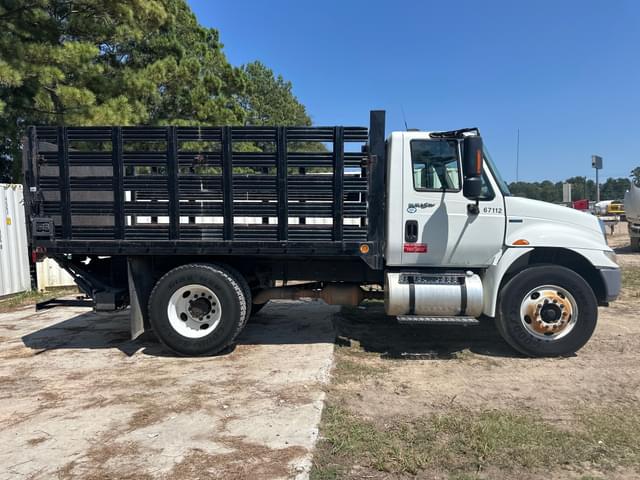 Image of International 4300 equipment image 3