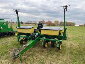 John Deere 7200 Image