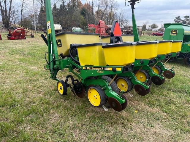 Image of John Deere 7200 equipment image 2