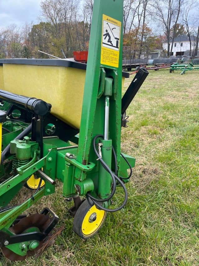 Image of John Deere 7200 equipment image 4