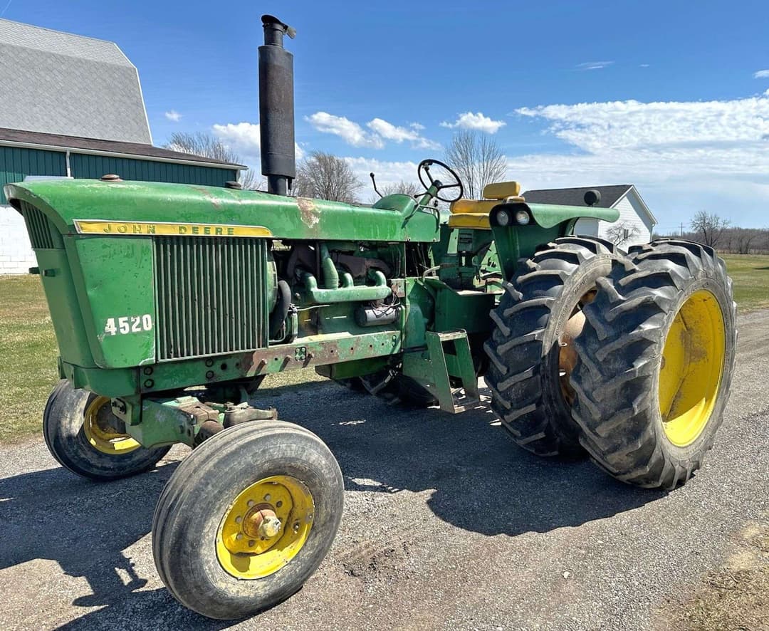 Image of John Deere 4520 Primary image