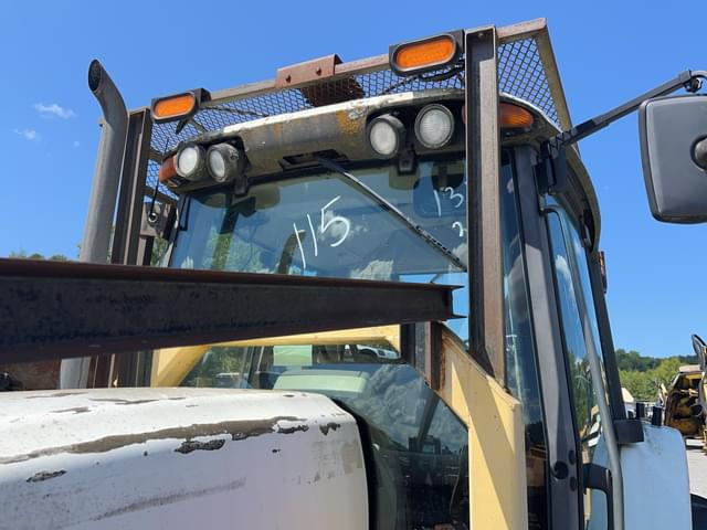 Image of John Deere 6220 equipment image 3