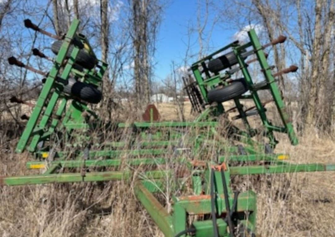 Image of John Deere 960 Image 0