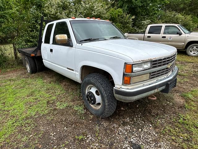 Image of Chevrolet 3500 equipment image 1