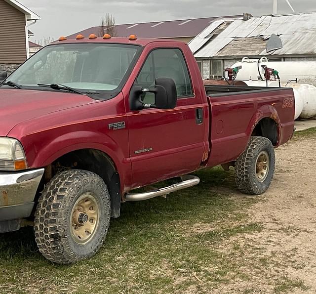 Image of Ford F-350 equipment image 2