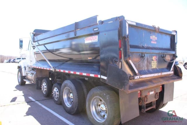 Image of Western Star 4700SF equipment image 2