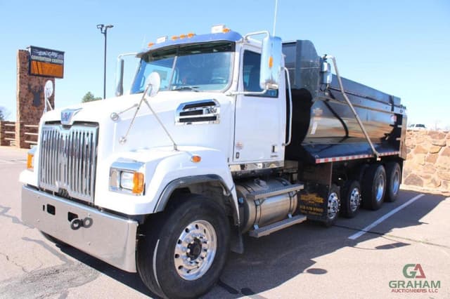 Image of Western Star 4700SF equipment image 3