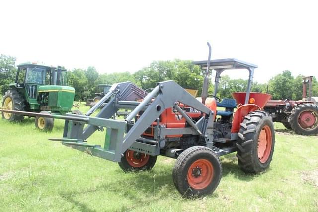 Image of Kubota M4030 equipment image 1