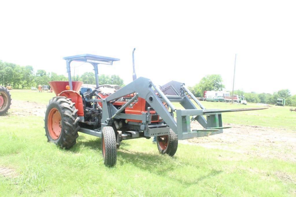 Image of Kubota M4030 Primary image