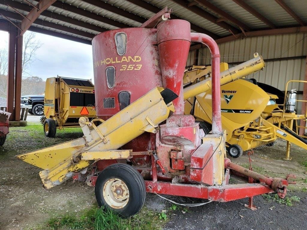 Main image New Holland 353