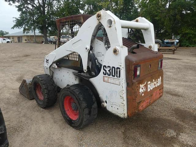 Image of Bobcat S300 equipment image 3