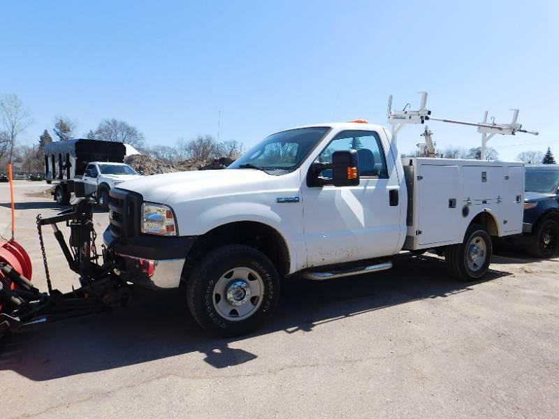 Image of Ford F-350 Primary image